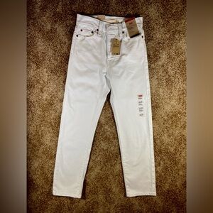 Levi's Women’s Wedgie High-rise Straight Leg Button Fly White Jeans NWT.